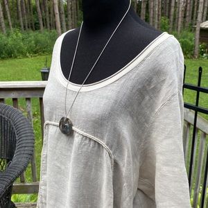 Linen top, Loose fitting and flowy